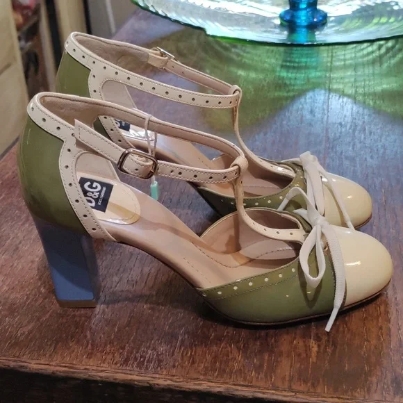 Dolce and Gabbana heels size 35 99GW20